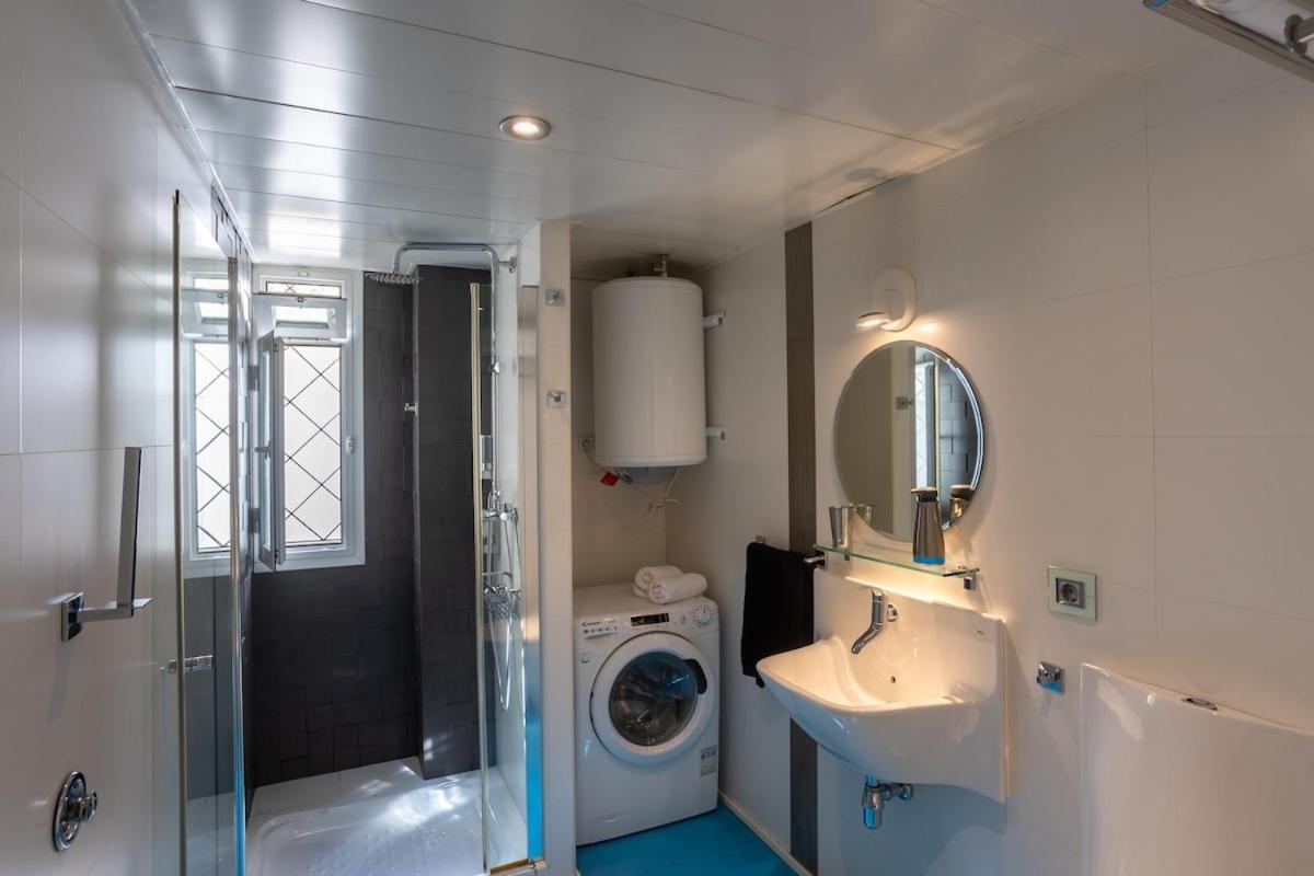Singular, Tranquilo, Lujoso En Maravilloso Patio Sevillano Apartamento Sevilha